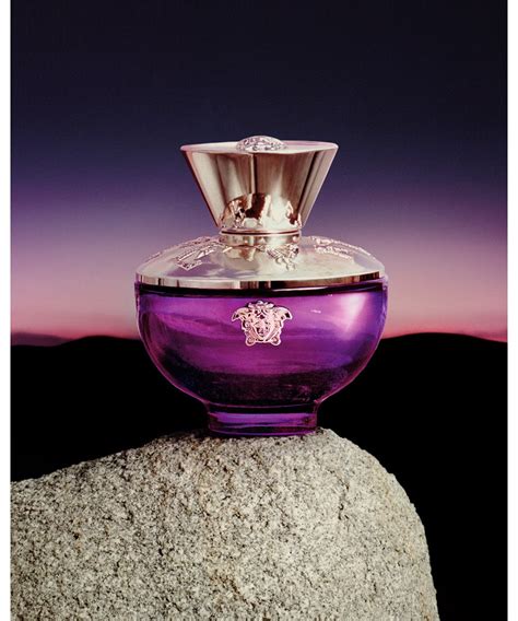 versace perfume advertisement.